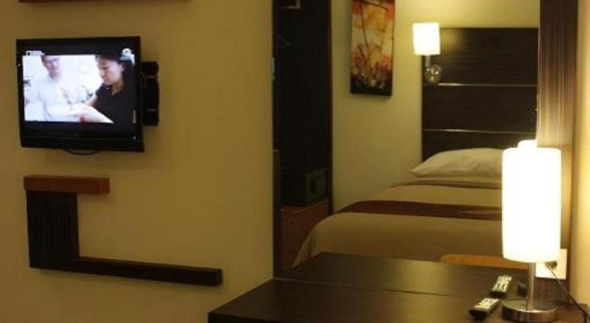 Travello Hotel Манадо Экстерьер фото
