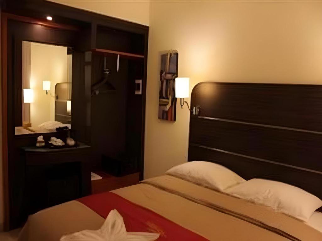 Travello Hotel Манадо Экстерьер фото