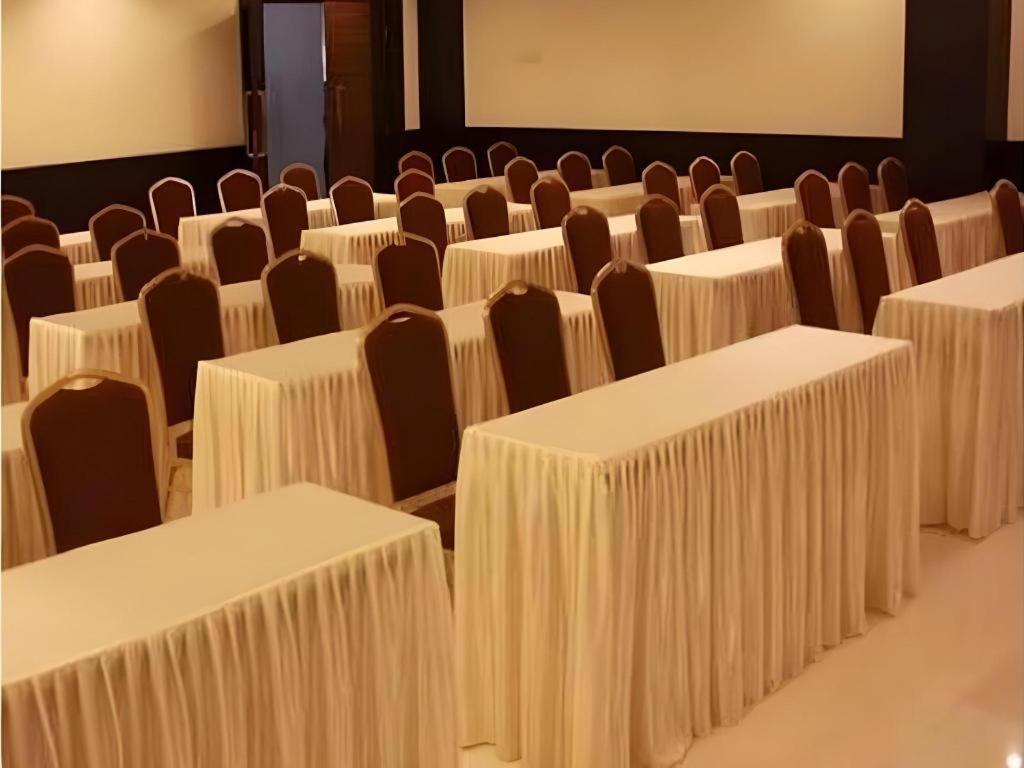 Travello Hotel Манадо Экстерьер фото