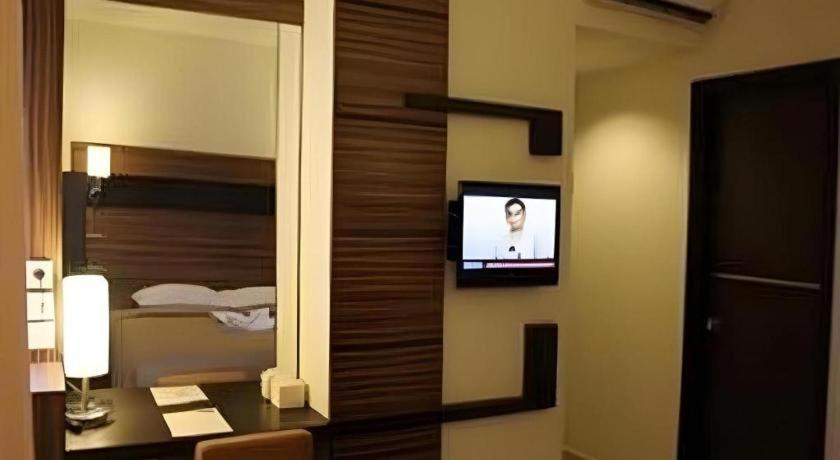 Travello Hotel Манадо Экстерьер фото