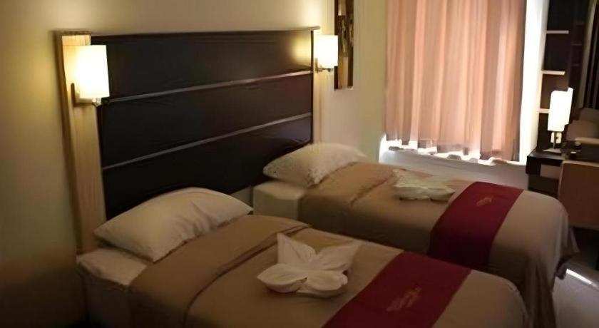 Travello Hotel Манадо Экстерьер фото