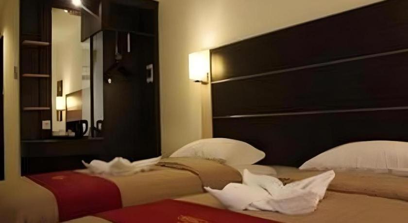 Travello Hotel Манадо Экстерьер фото