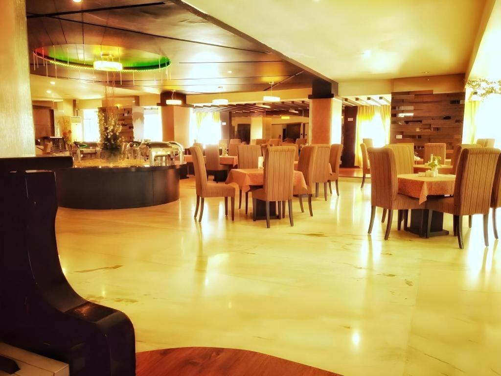 Travello Hotel Манадо Экстерьер фото