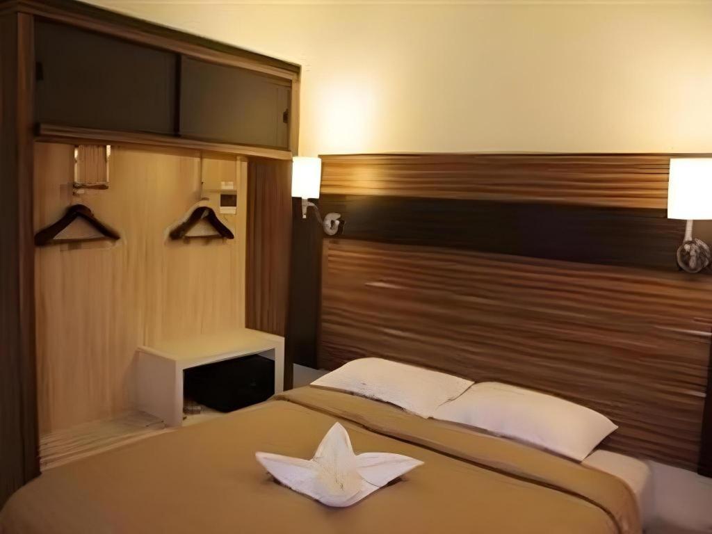 Travello Hotel Манадо Экстерьер фото