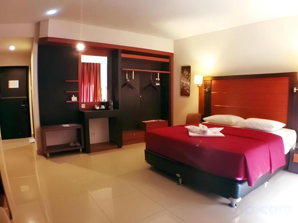 Travello Hotel Манадо Экстерьер фото