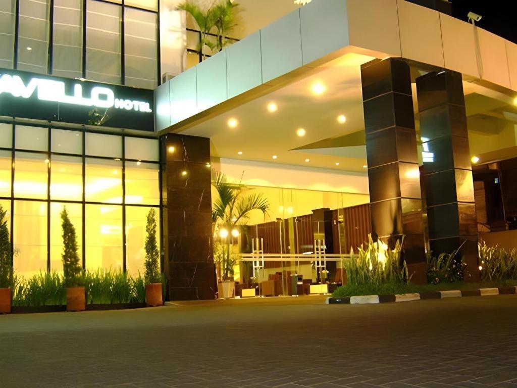 Travello Hotel Манадо Экстерьер фото