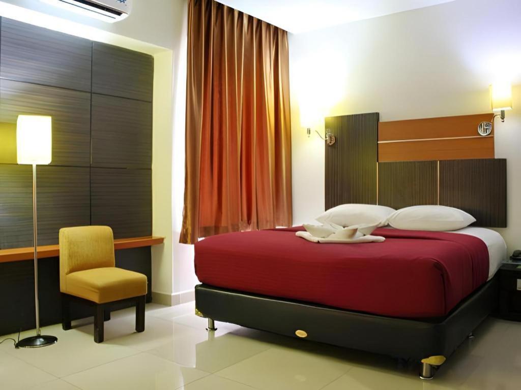 Travello Hotel Манадо Экстерьер фото