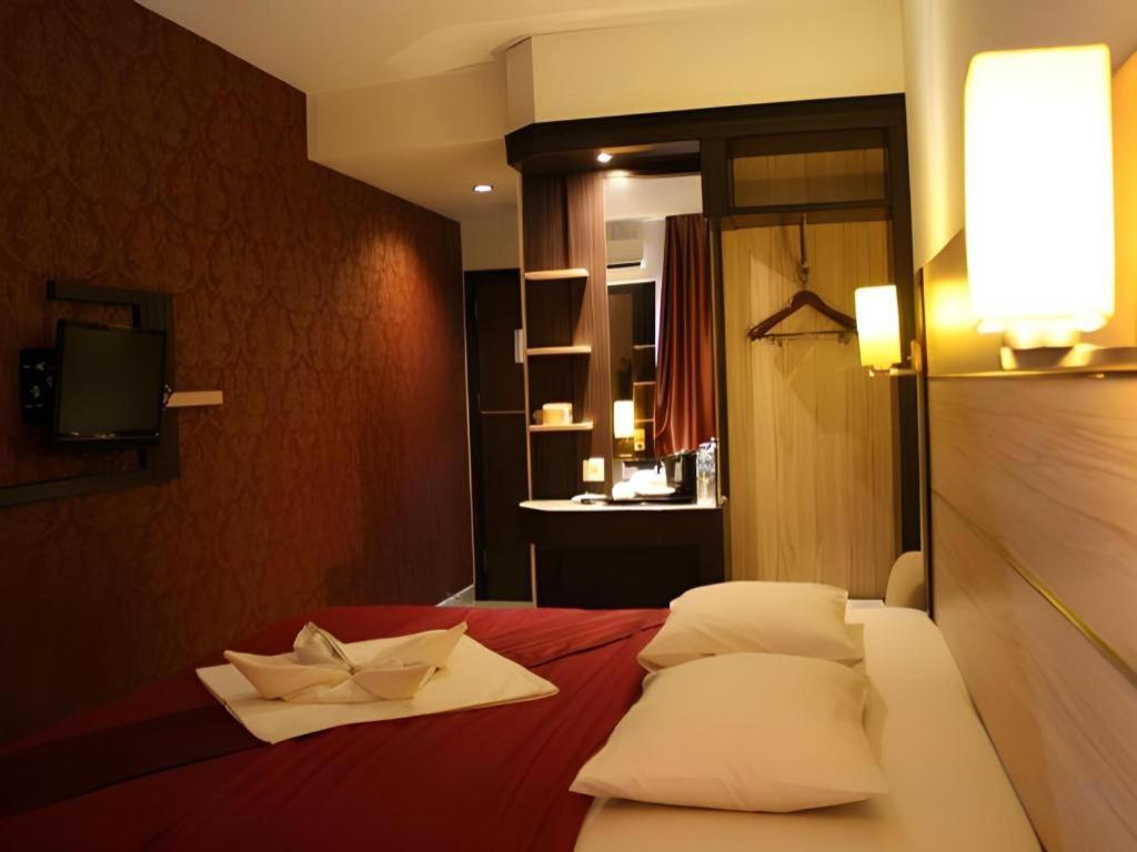Travello Hotel Манадо Экстерьер фото