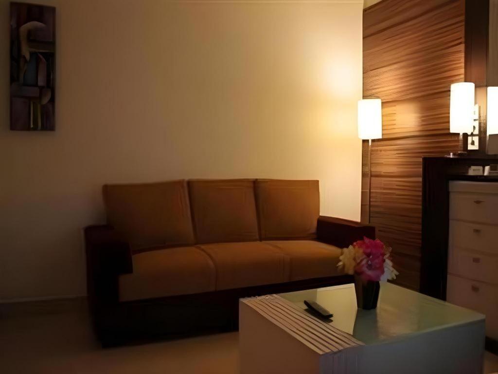 Travello Hotel Манадо Экстерьер фото