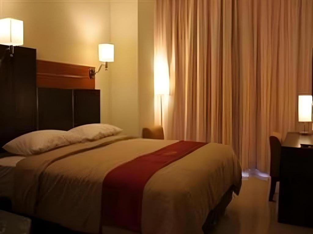 Travello Hotel Манадо Экстерьер фото