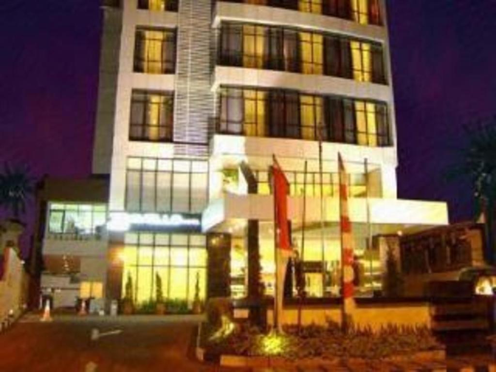 Travello Hotel Манадо Экстерьер фото