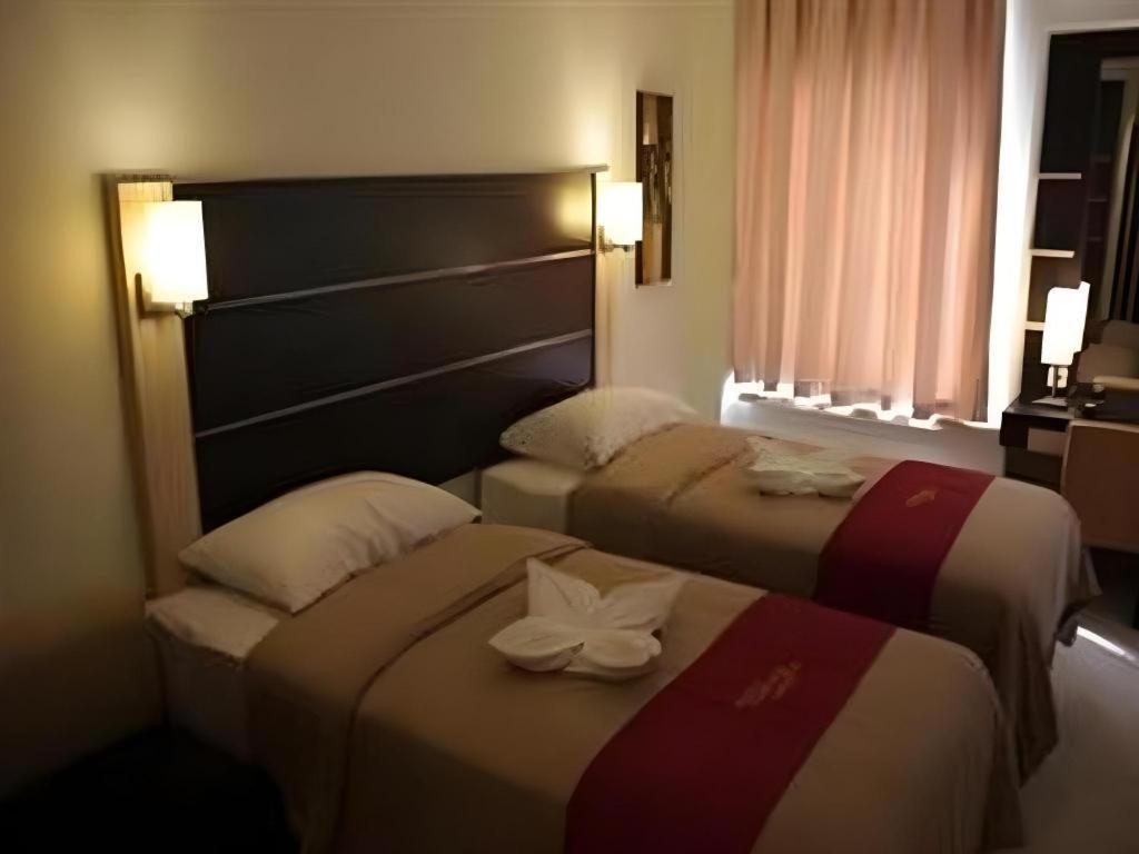 Travello Hotel Манадо Экстерьер фото