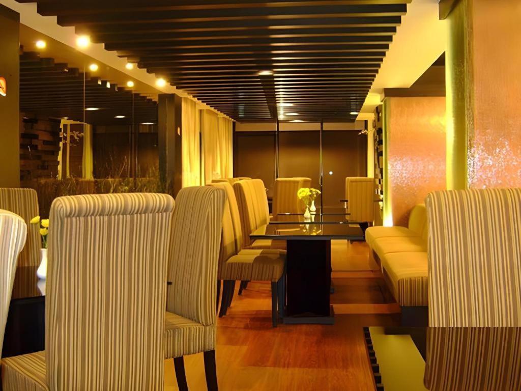 Travello Hotel Манадо Экстерьер фото